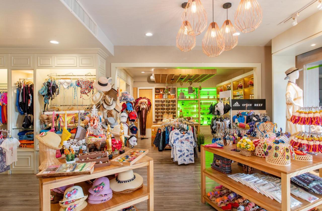 The Sands Khao Lak By Katathani - Sha Extra Plus Esterno foto The interior of the gift shop at the National Museum of Natural History