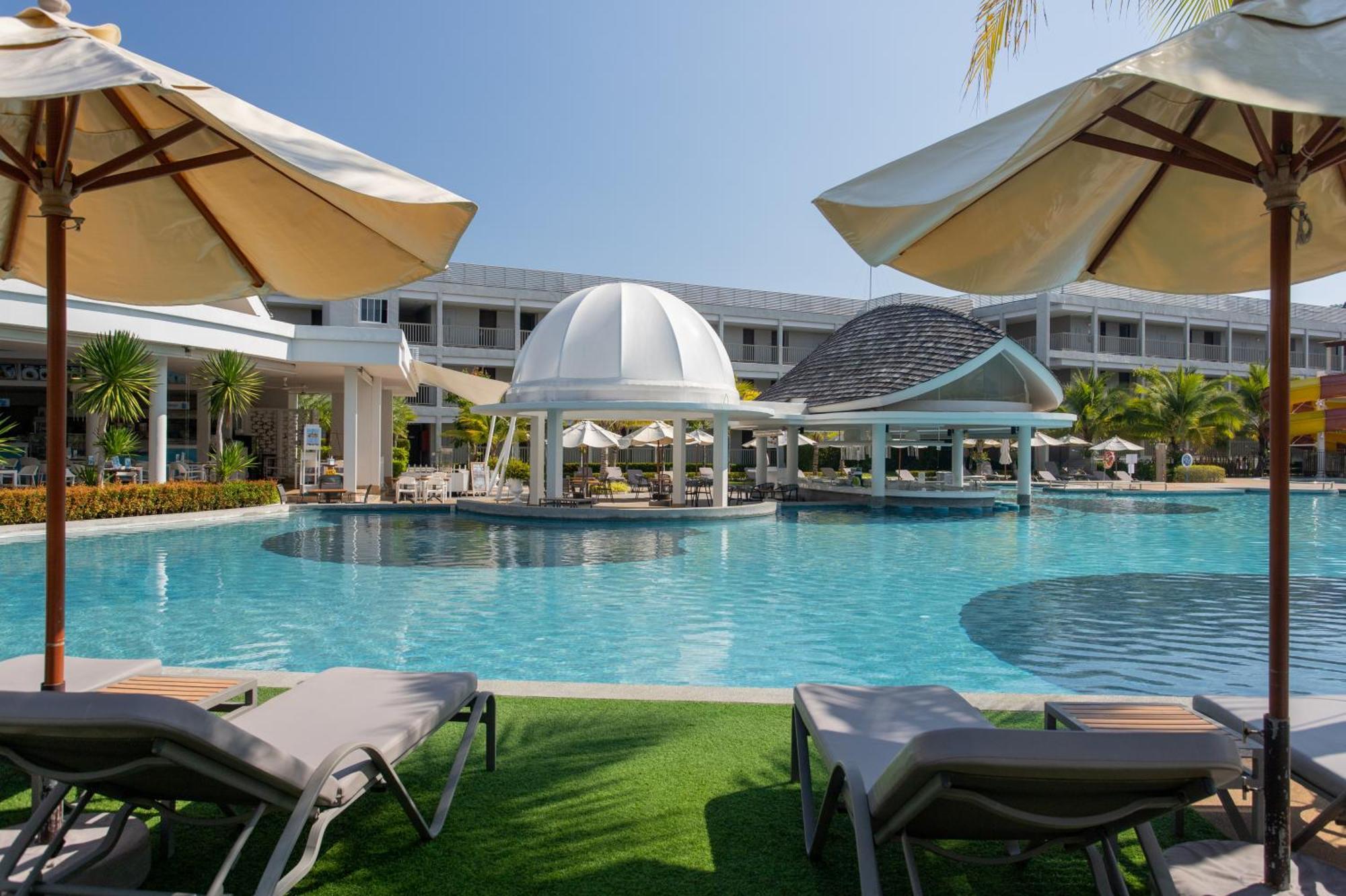 The Sands Khao Lak By Katathani - Sha Extra Plus Esterno foto The swimming pool at the resort